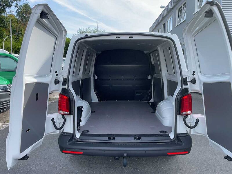 Volkswagen T6.1 Transporter Kasten Motor: 2.0 l TDI SCR 81 kW Getriebe: 5-Gang Radstand: 30 T6