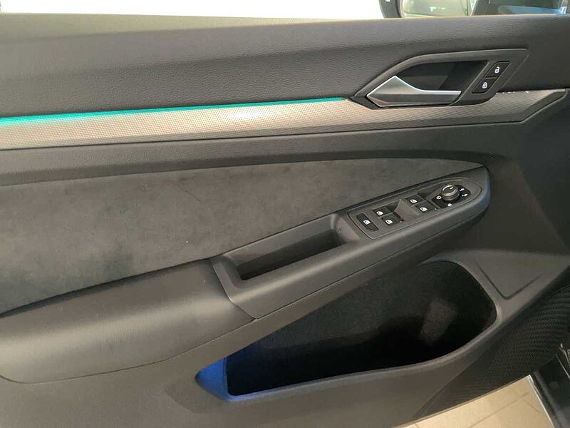 Volkswagen Golf Style 2.0 l TDI DSG LED NAVI PDC