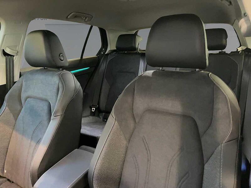 Volkswagen Golf Style 2.0 l TDI DSG LED NAVI PDC