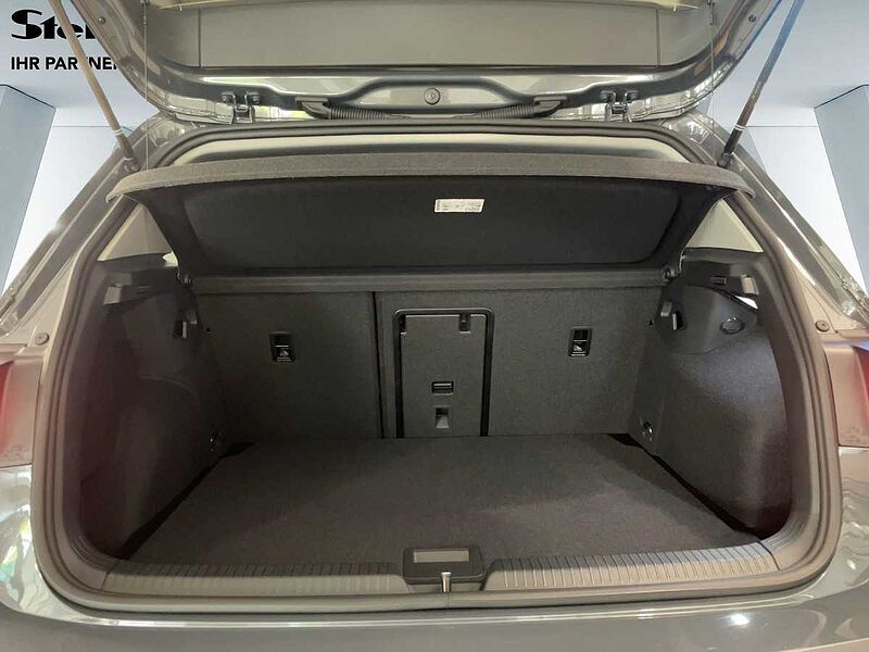 Volkswagen Golf Style 2.0 l TDI DSG LED NAVI PDC