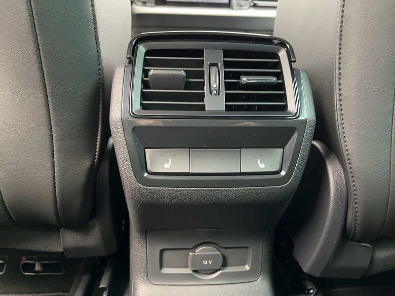 SKODA Karoq 2.0 TDI Sportline AHK ACC Navi Virt LED Sportline