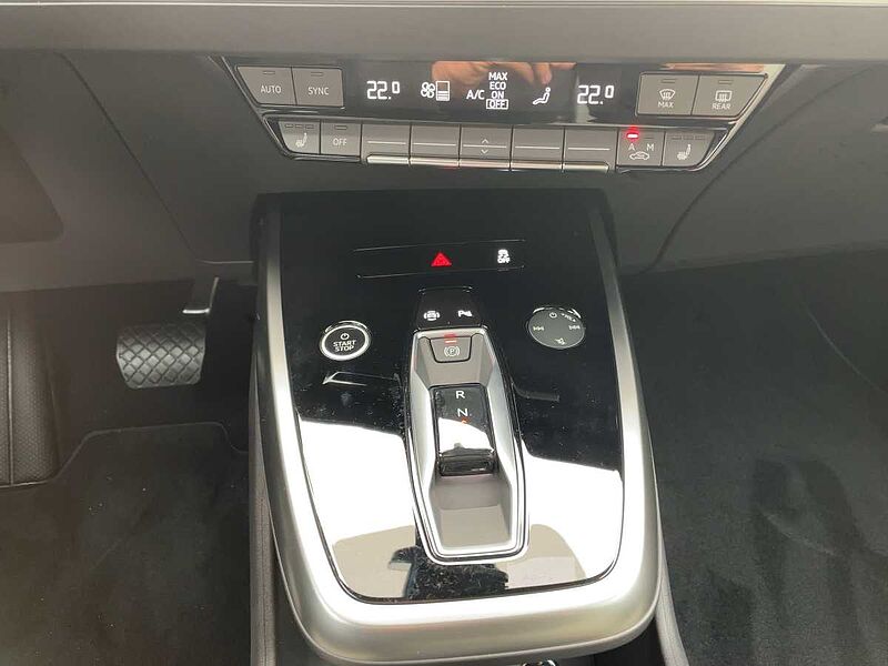 Audi Q4 40 e-tron basis STH MATRIX SpurH el. Heck LM 40 basis
