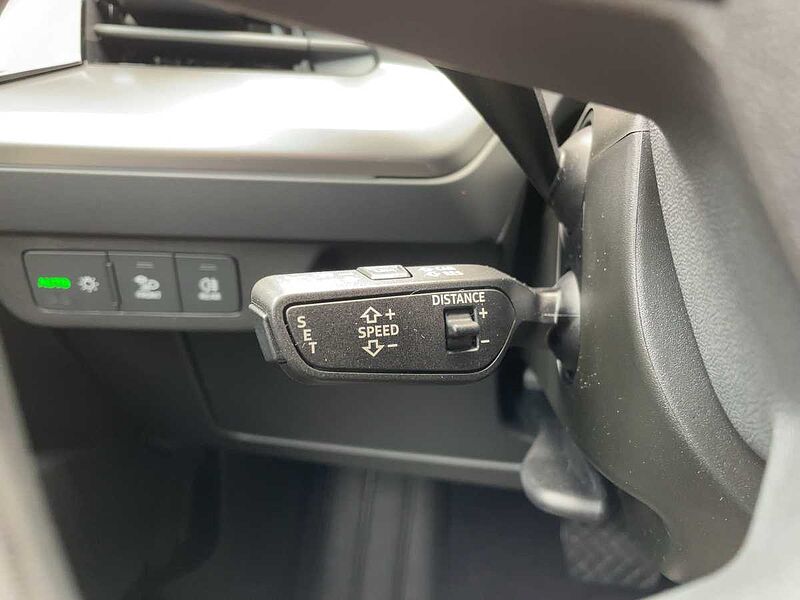 Audi Q4 40 e-tron basis STH MATRIX SpurH el. Heck LM 40 basis