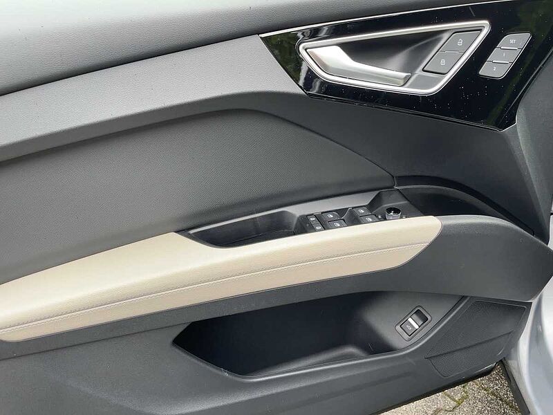 Audi Q4 40 e-tron basis STH MATRIX SpurH el. Heck LM 40 basis