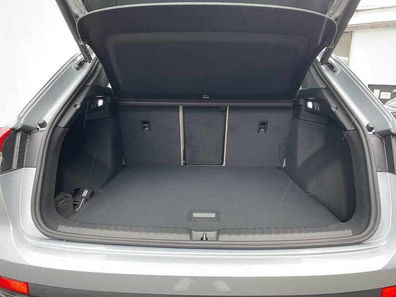 Audi Q4 40 e-tron basis STH MATRIX SpurH el. Heck LM 40 basis