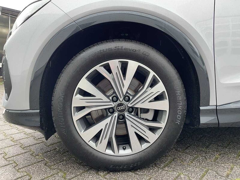 Audi Q4 40 e-tron basis STH MATRIX SpurH el. Heck LM 40 basis