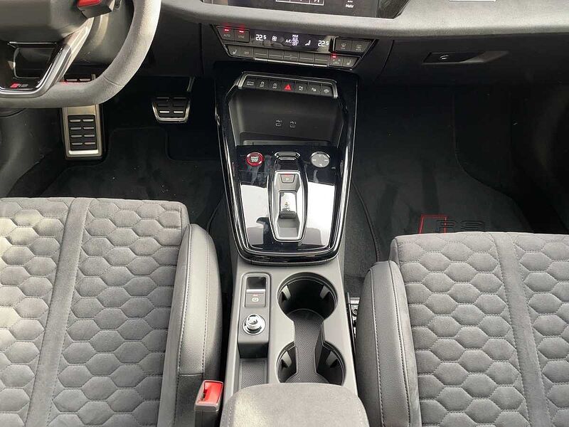 Audi RS 3 Sportback 294(400) S tronic PANO/SONOS/SAGA RS3