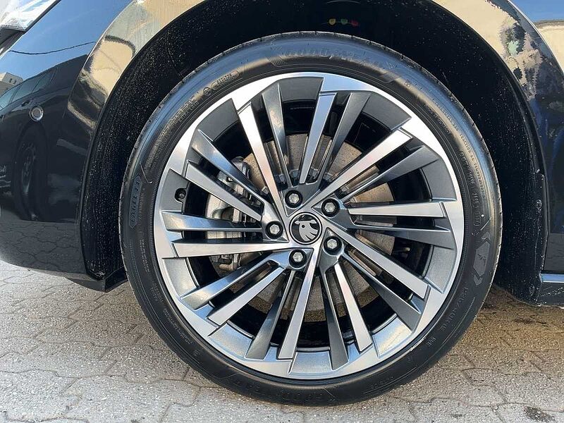 SKODA Superb Combi 142kW 2.0 TDI L&K AHK ACC Navi PDC W