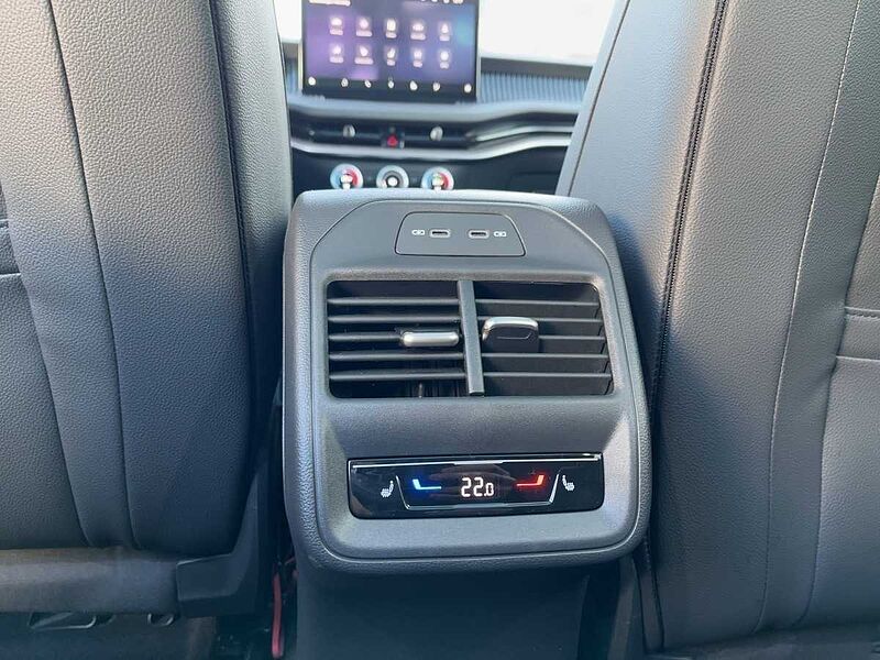 SKODA Superb Combi 142kW 2.0 TDI L&K AHK ACC Navi PDC W