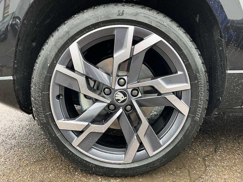 SKODA Karoq 2.0 TDI Sportline AHK ACC Navi Virt LED