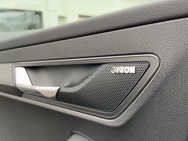 SKODA Karoq 2.0 TDI Sportline AHK ACC Navi Virt LED