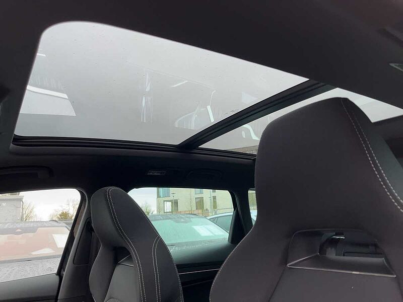 SKODA Karoq 2.0 TDI Sportline AHK ACC Navi Virt LED