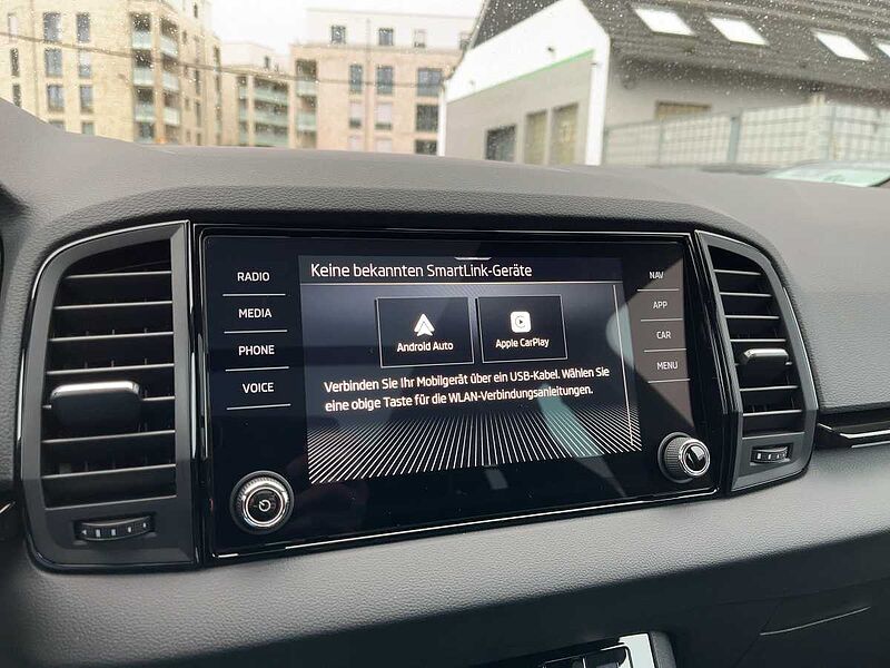 SKODA Karoq 2.0 TDI Sportline AHK ACC Navi Virt LED