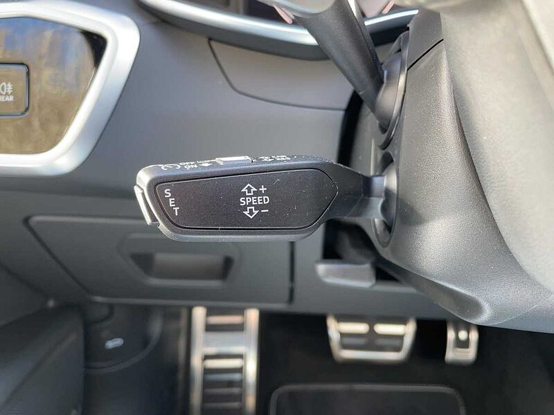 Audi A6 Avant Sline 50TFSIe quattro PANO AHK B&O HEAD