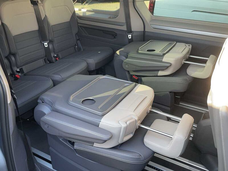 Volkswagen T7 Multivan 2.0 TDI lang Style 7-Sitze Navi ANDERE