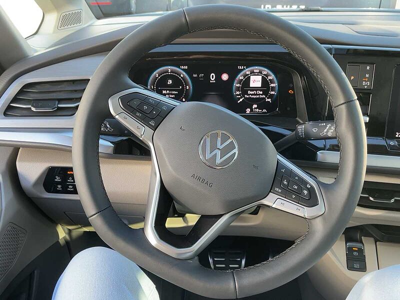 Volkswagen T7 Multivan 2.0 TDI lang Style 7-Sitze Navi ANDERE