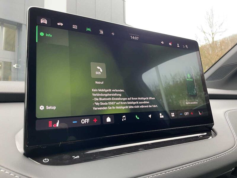 SKODA Enyaq 85x Sportline ACC LED Navi PDC Leder