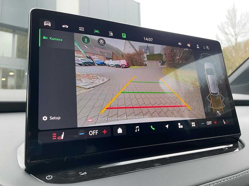 SKODA Enyaq 85x Sportline ACC LED Navi PDC Leder