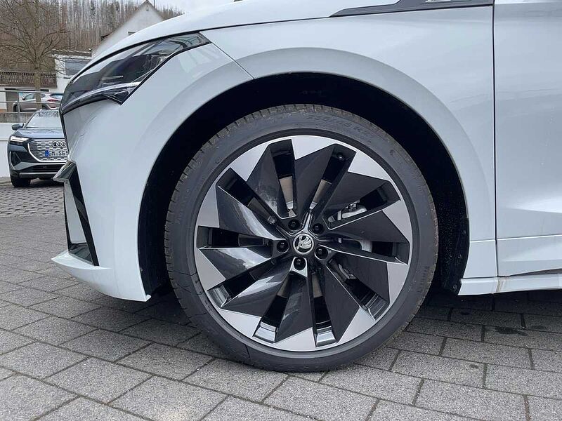 SKODA Enyaq 85x Sportline ACC LED Navi PDC Leder