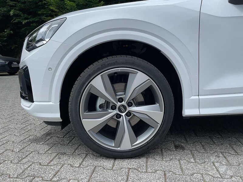 Audi Q2 advanced 35 TFSI S tronic AHK PANO LED SOUND