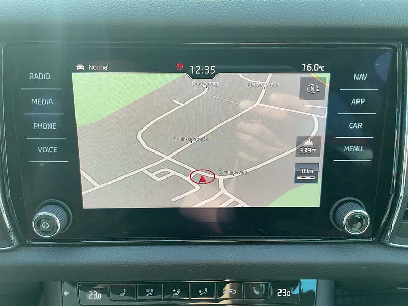 SKODA Kodiaq 2.0 TDI Style AHK Navi LED PDC CarPlay