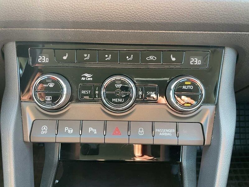 SKODA Kodiaq 2.0 TDI Style AHK Navi LED PDC CarPlay