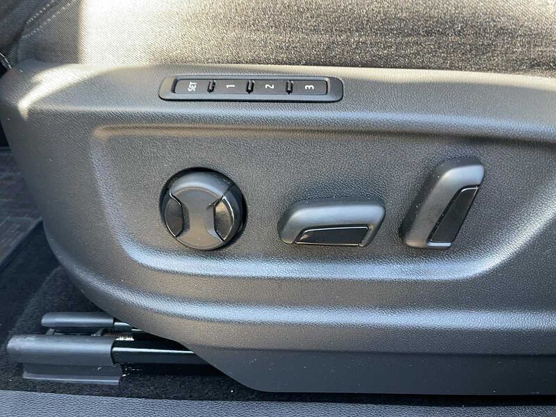 SKODA Kodiaq 2.0 TDI Style AHK Navi LED PDC CarPlay