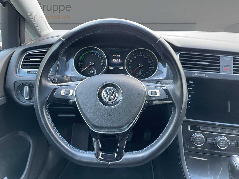 Volkswagen Golf VII e-Golf Navi LED PDC Kamera