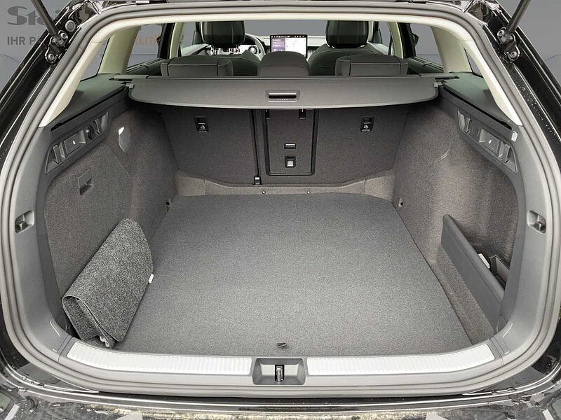 SKODA Superb Combi 110kW 2.0 TDI Selection ACC LED W