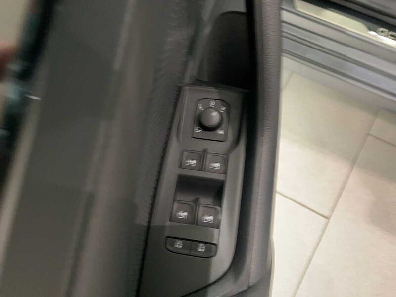 SKODA Octavia Combi 110kW 2.0 TDI Sportline AHK ACC W