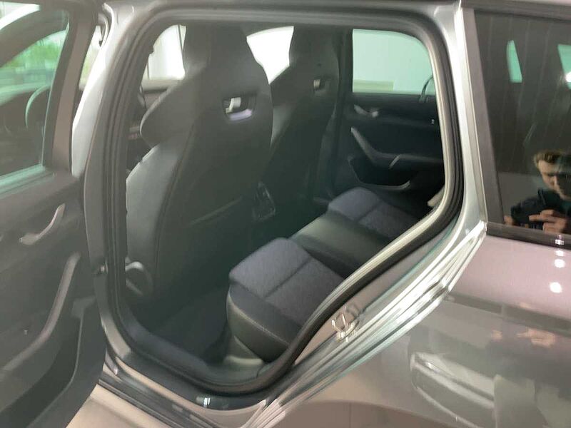 SKODA Octavia Combi 110kW 2.0 TDI Sportline AHK ACC W