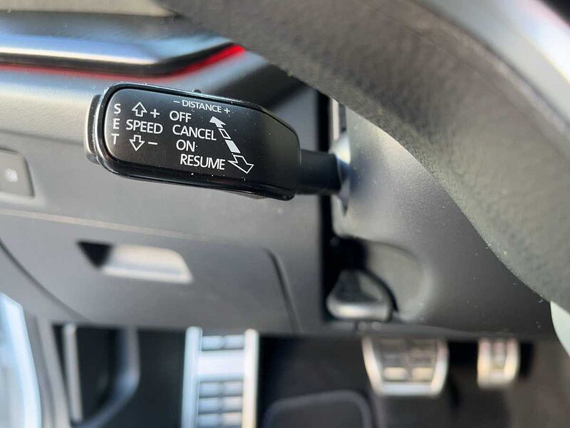 SKODA Octavia Combi 2.0 TSI W RS ACC Virt Navi PDC