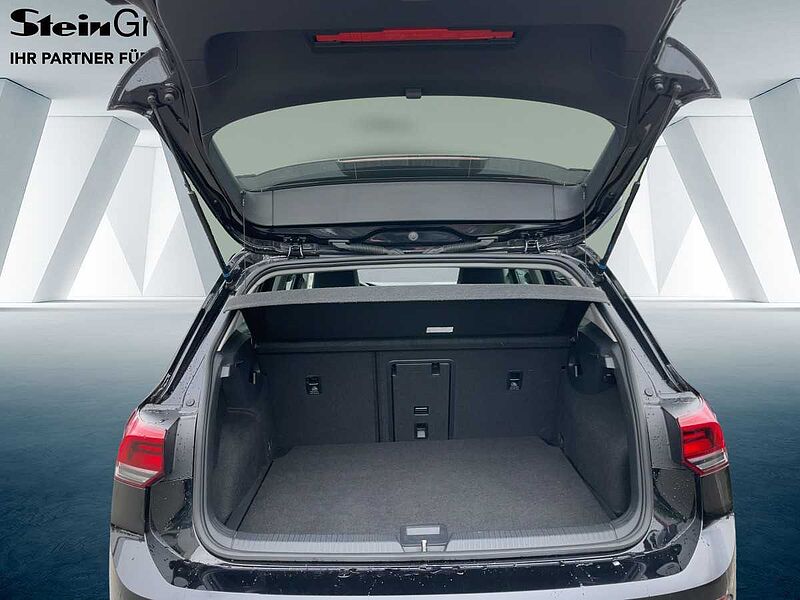 Volkswagen Golf VIII 1.5 TSI Style Navi ACC Virt LED PDC
