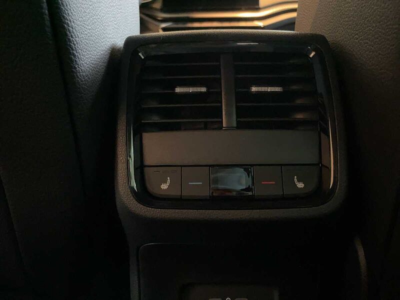SKODA Octavia Combi 110kW 2.0 TDI Sportline AHK ACC W