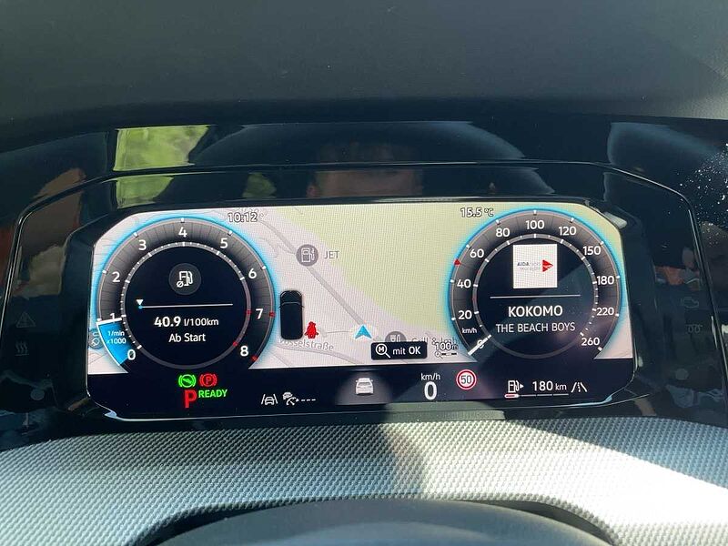 Volkswagen Golf VIII 1.5 eTSI W R-Line ACC Virt Navi LED