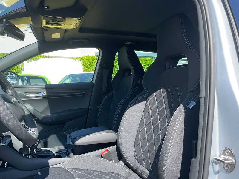 SKODA Karoq 2.0 TDI Sportline AHK ACC Navi Virt LED