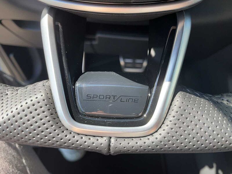 SKODA Karoq 2.0 TDI Sportline AHK ACC Navi Virt LED
