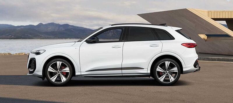 Audi Q5 SUV TFSI quattro AHK+PANO+SLINE