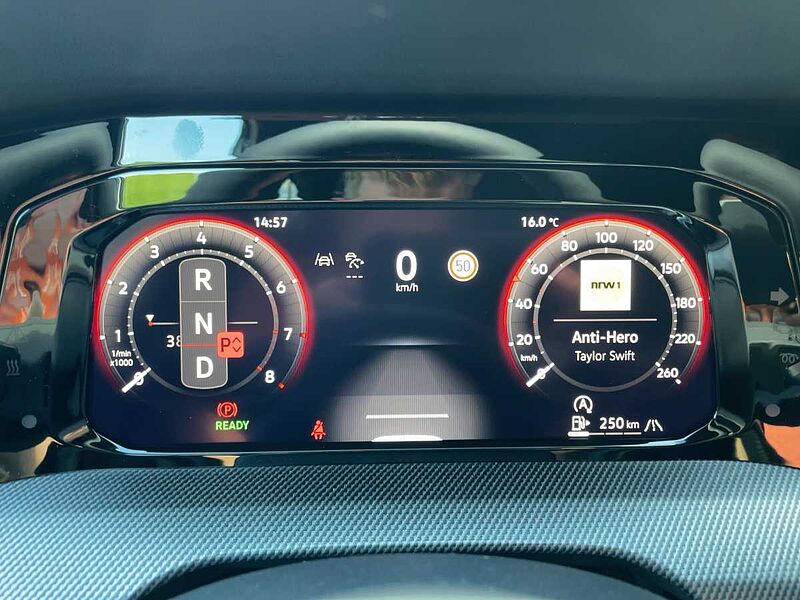 Volkswagen Golf VIII 1.5 eTSI W R-Line AHK ACC Virt Navi
