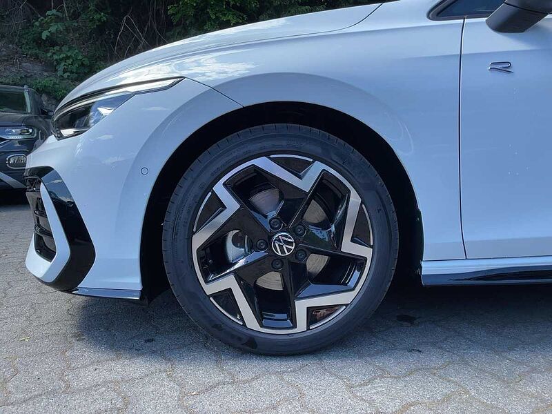 Volkswagen Golf VIII 1.5 eTSI W R-Line AHK ACC Virt Navi