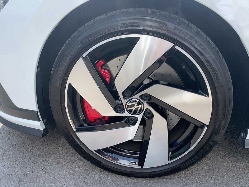 Volkswagen Golf VIII 2.0 TSI GTI Clubsport Virt LED Black