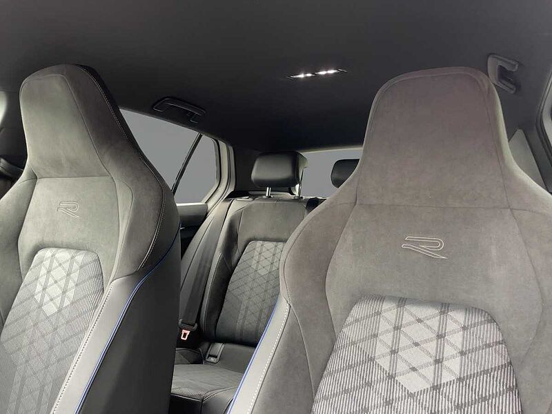 Volkswagen Golf VIII 1.5 eTSI W R-Line AHK ACC Virt Navi