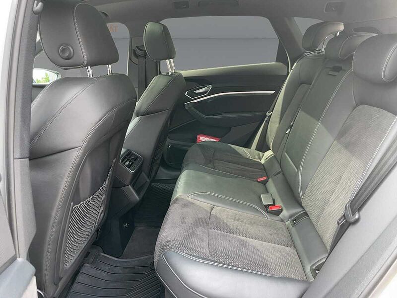 Audi e-tron 55 quattro adva nced ACC AHK Virt Navi