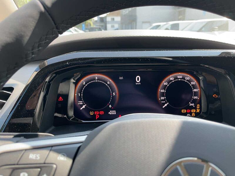 Volkswagen T7 Multivan Style DSG Navi AHK Style, Navi,