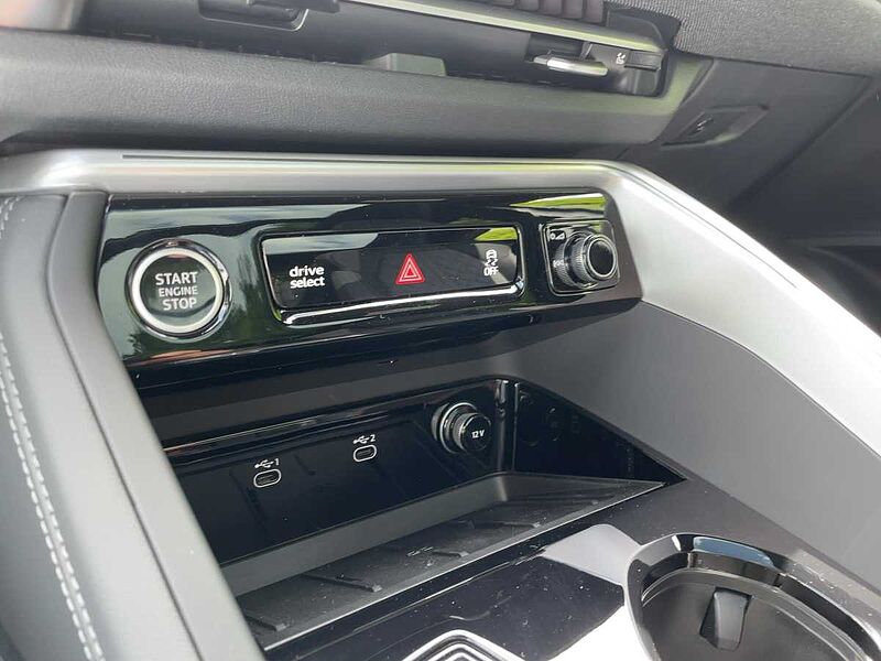 Audi Q5 TDI quattro 150 kW S line Pano / AHK / B&O