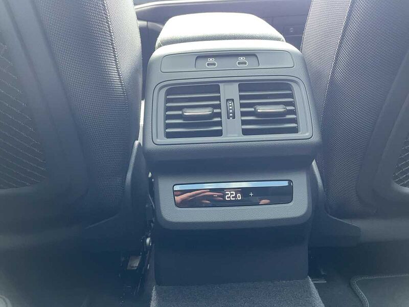 Audi Q5 TDI quattro 150 kW S line Pano / AHK / B&O