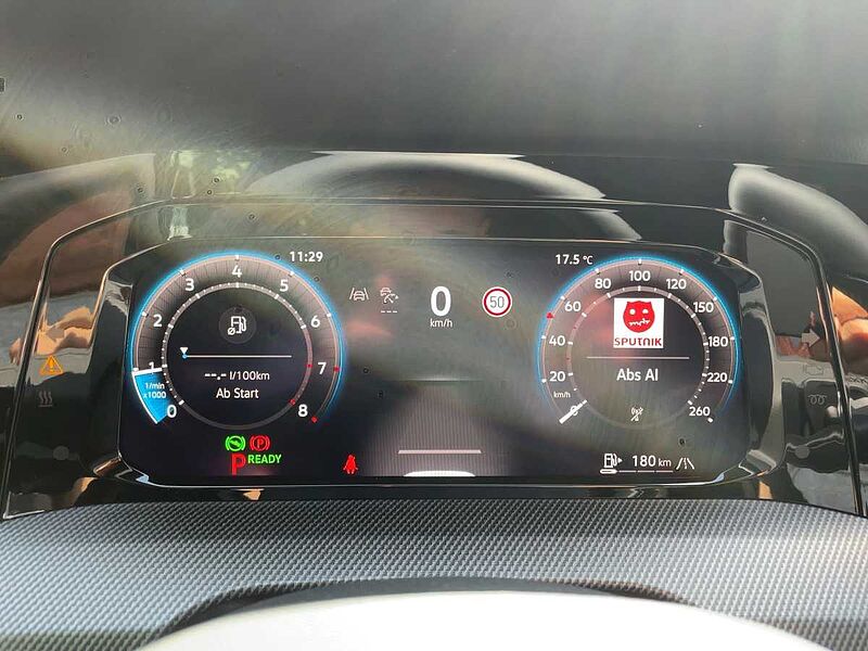 Volkswagen Golf VIII 1.5 eTSI W R-Line AHK ACC Virt Navi