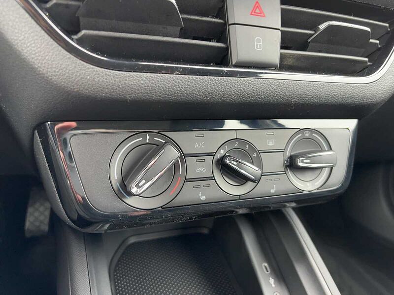 SKODA Kamiq 1.0 TSI Essence LED PDC