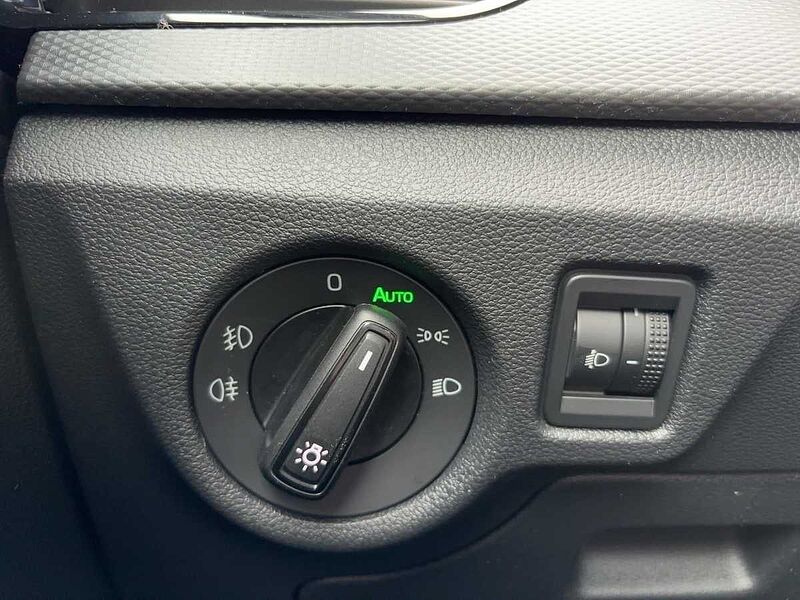 SKODA Kamiq 1.0 TSI Essence LED PDC