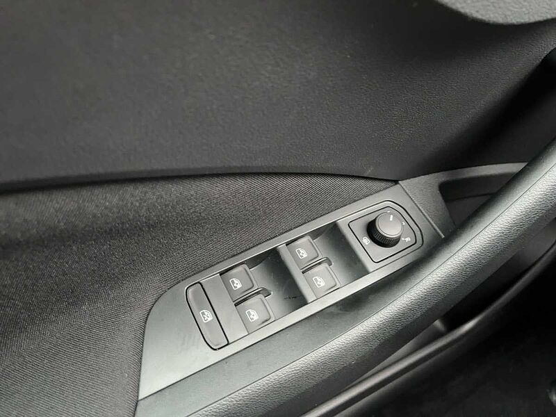 SKODA Kamiq 1.0 TSI Essence LED PDC